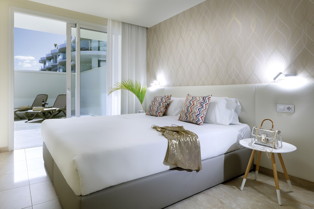 Marinell Collection Palm-Mar — Hotel rooms in Los Cristianos, Canary Islands
