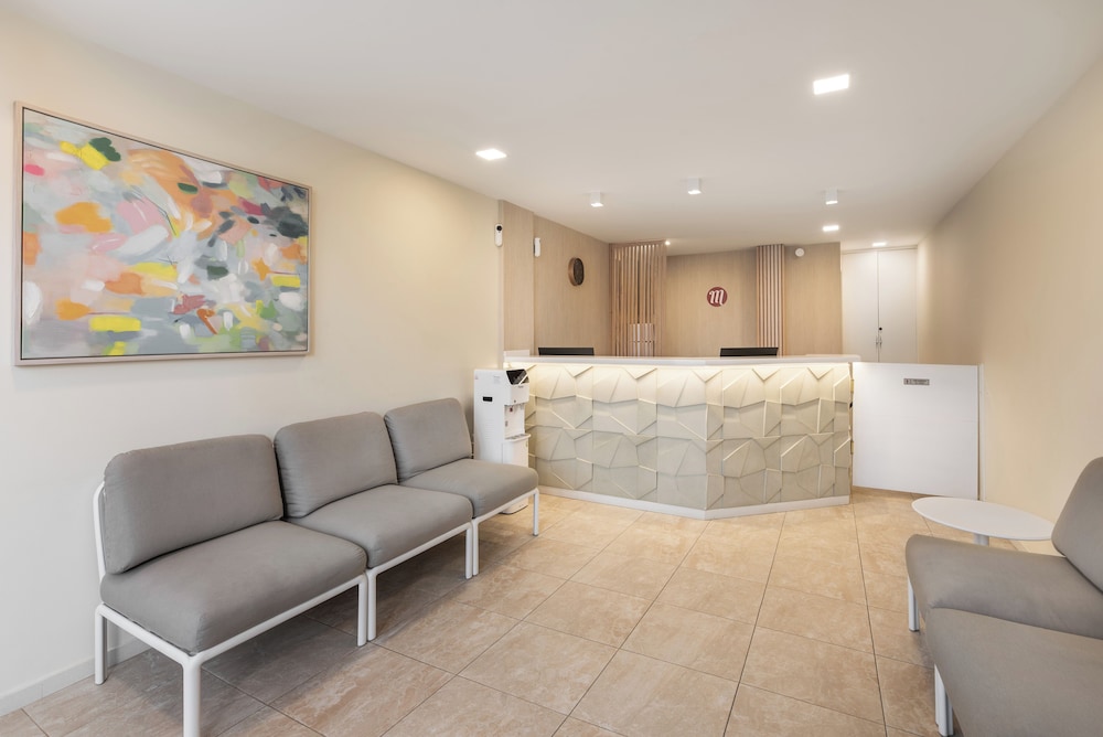 Marinell Collection Palm-Mar — Hotel building in Los Cristianos, Canary Islands