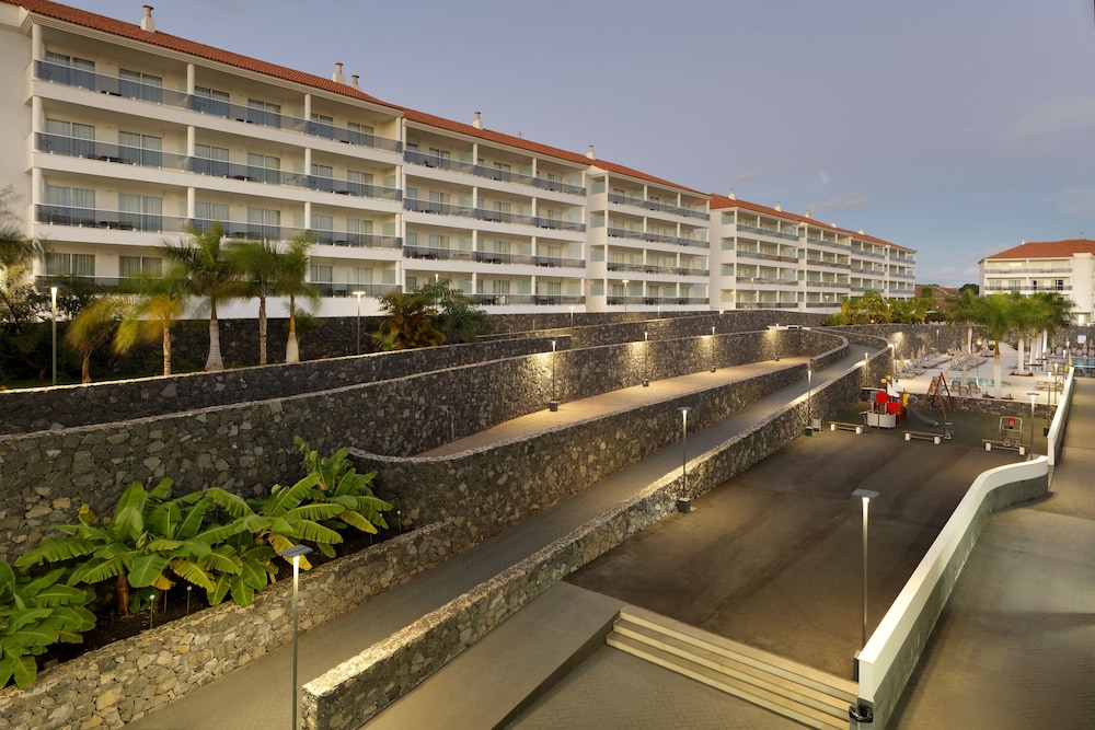 Marinell Collection Palm-Mar — Hotel building in Los Cristianos, Canary Islands