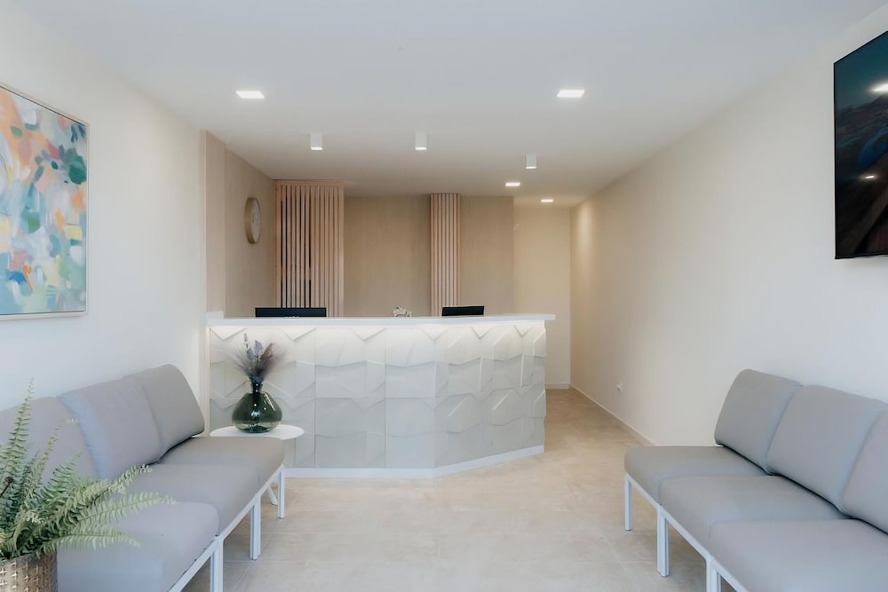 Marinell Collection Palm-Mar — Hotel building in Los Cristianos, Canary Islands