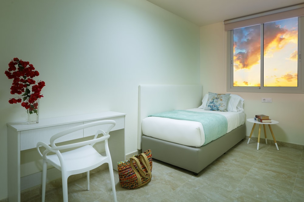 Marinell Collection Palm-Mar — Hotel rooms in Los Cristianos, Canary Islands