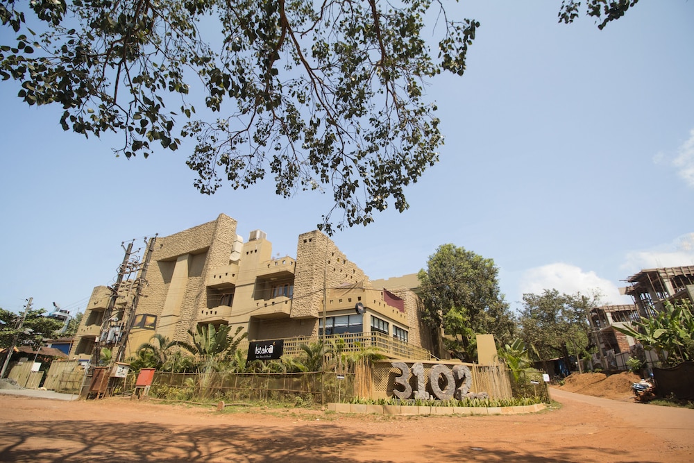 3102bce A Vedic Resort — Hotel building in Vagator Beach, Goa