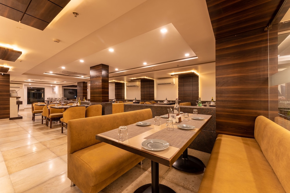 Zone Connect by The Park Parra Goa — Restaurant & bars in Arpora, Goa