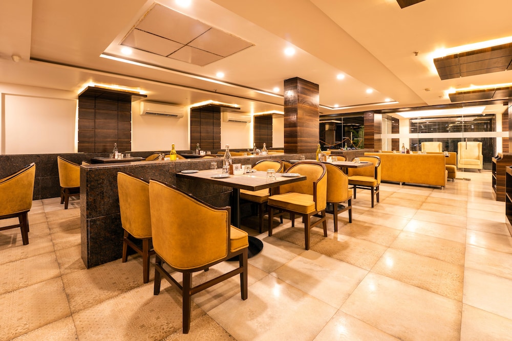 Zone Connect by The Park Parra Goa — Restaurant & bars in Arpora, Goa