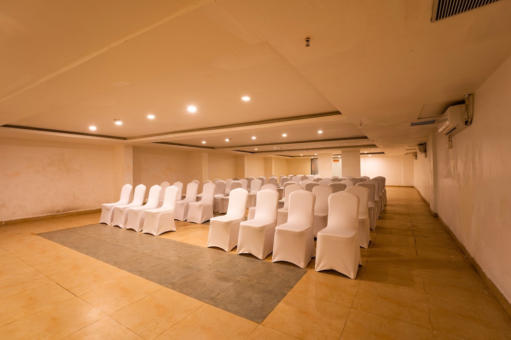 Zone Connect by The Park Parra Goa — Hotel building in Arpora, Goa