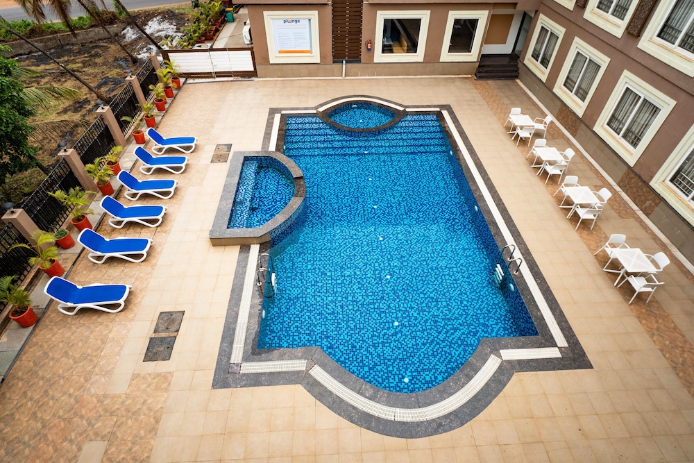 Zone Connect by The Park Parra Goa — Swimming pool in Arpora, Goa