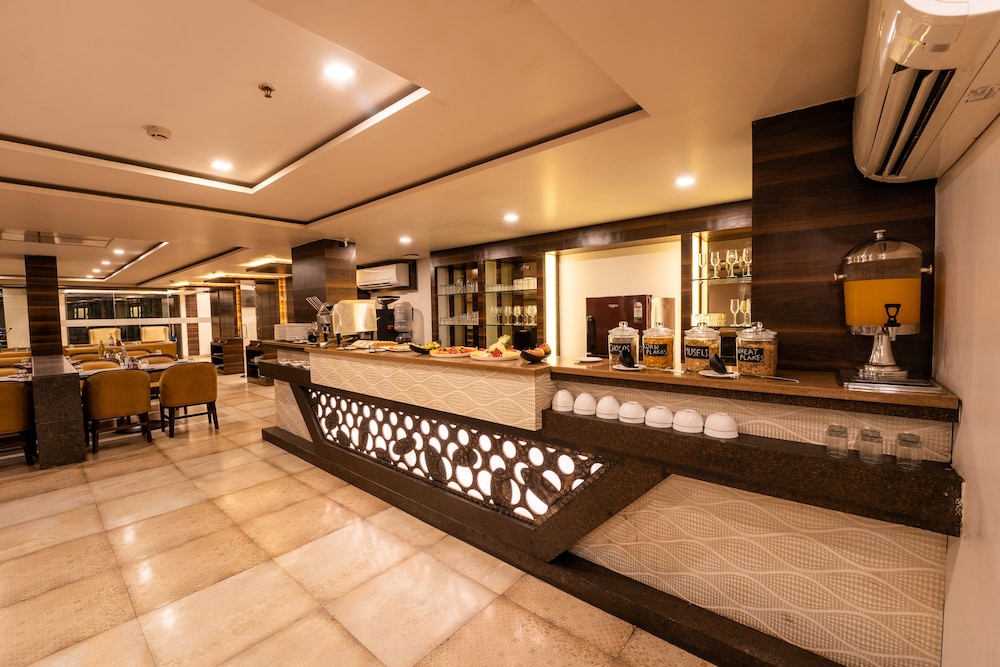 Zone Connect by The Park Parra Goa — Restaurant & bars in Arpora, Goa