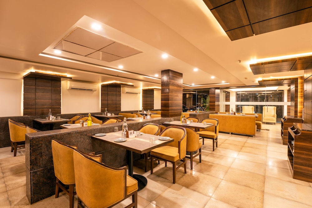 Zone Connect by The Park Parra Goa — Restaurant & bars in Arpora, Goa