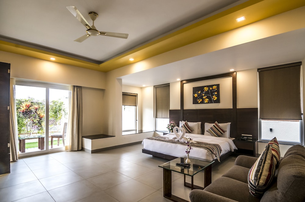 Regenta Central North Goa — Hotel rooms in Arpora, Goa