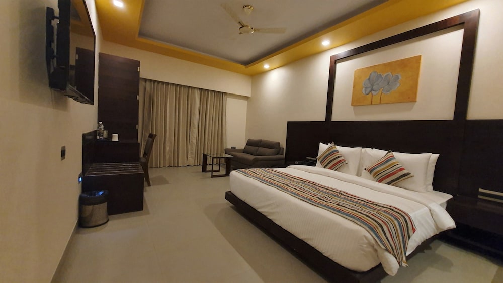 Regenta Central North Goa — Hotel rooms in Arpora, Goa