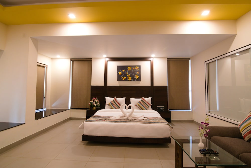 Regenta Central North Goa — Hotel rooms in Arpora, Goa
