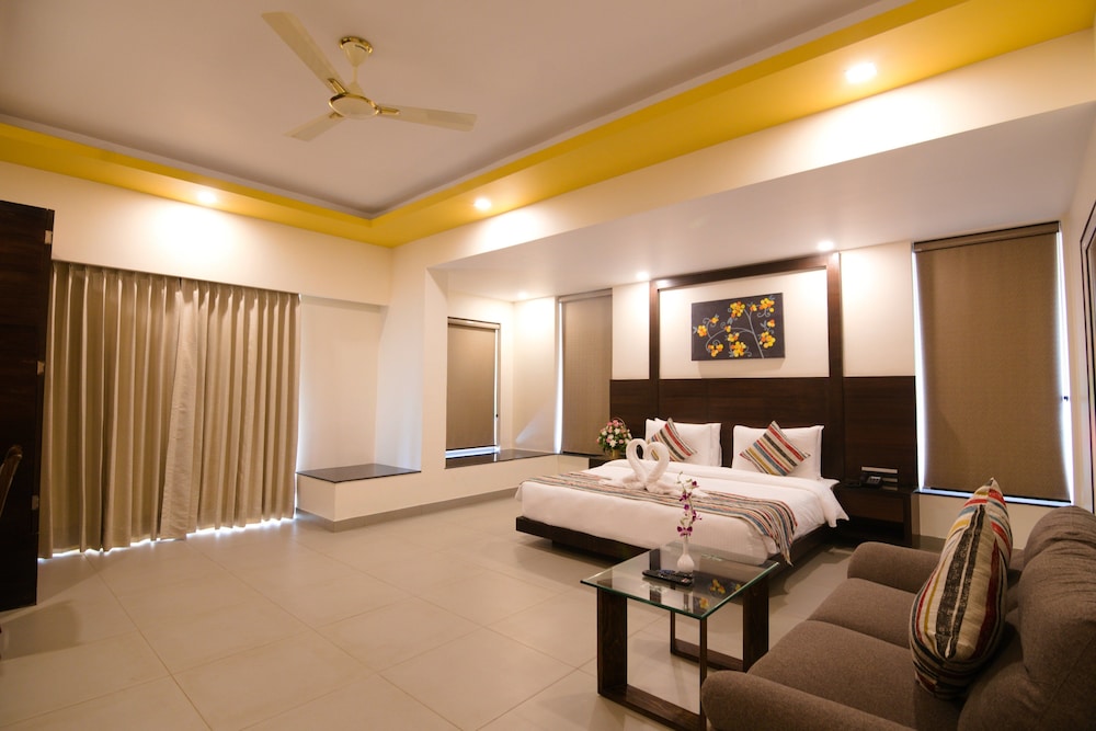 Regenta Central North Goa — Hotel rooms in Arpora, Goa