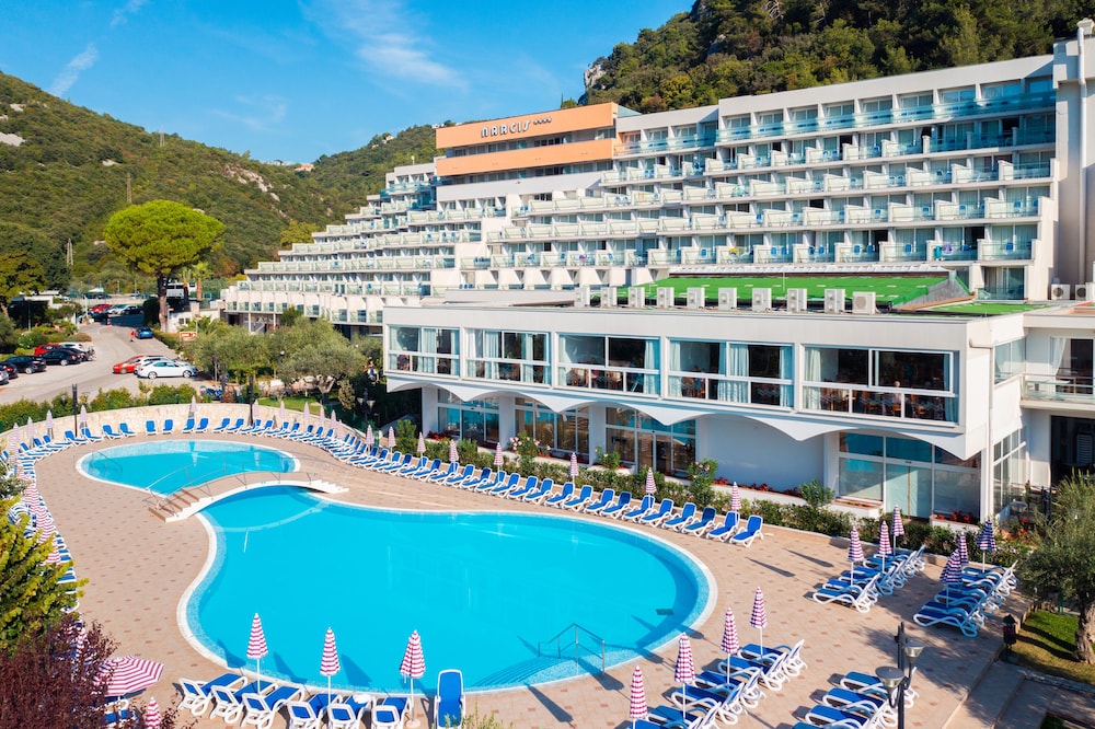 MASLINICA Narcis Hotel — Hotel building in Labin, Istria