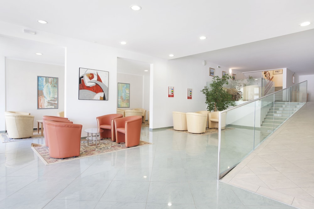 MASLINICA Narcis Hotel — Hotel building in Labin, Istria