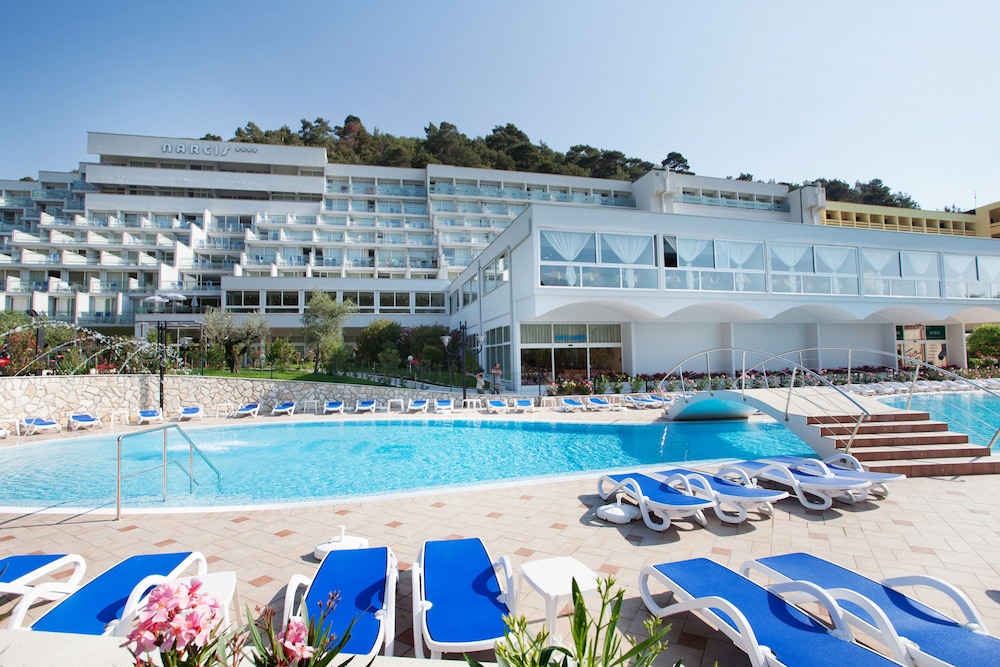 MASLINICA Narcis Hotel — Swimming pool in Labin, Istria