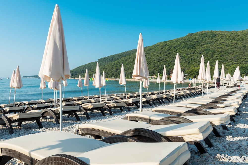 MASLINICA Narcis Hotel — Beach in Labin, Istria