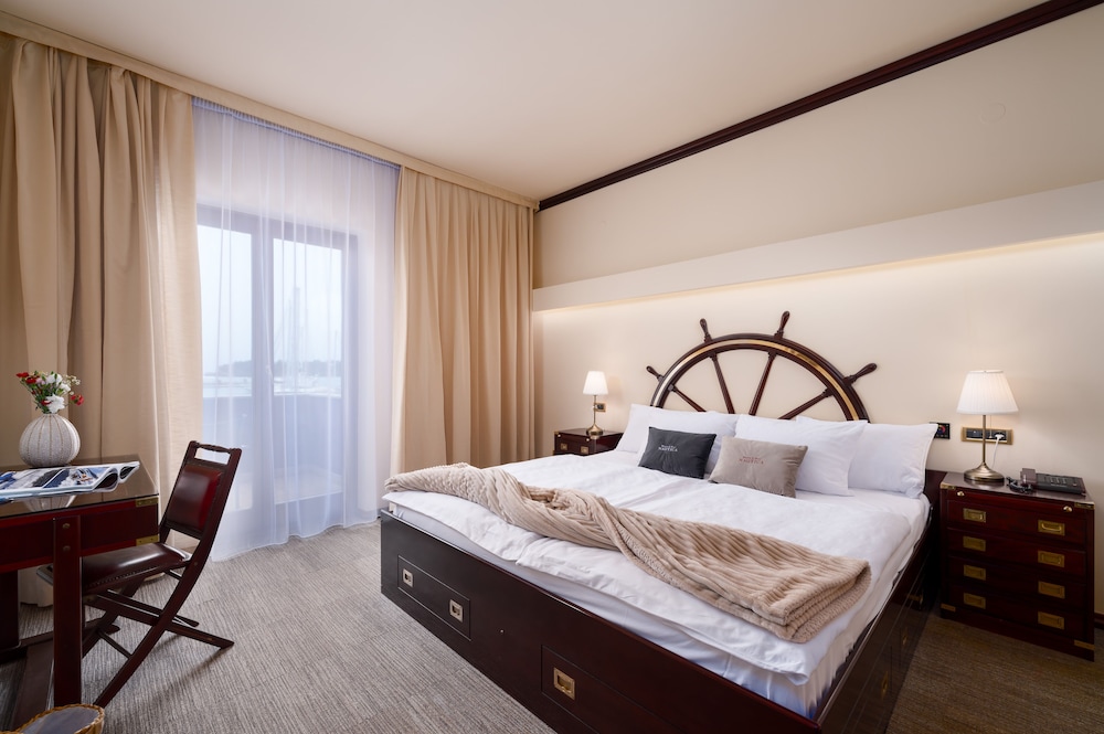 Hotel Nautica — Hotel rooms in Novigrad, Istria