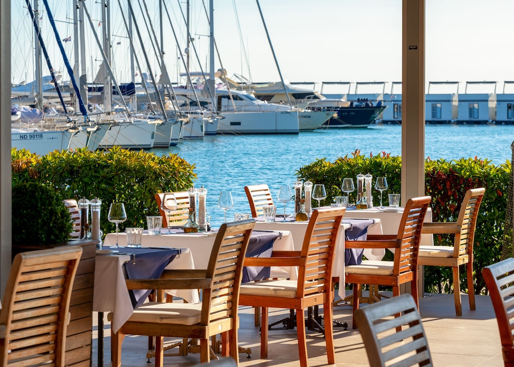 Hotel Nautica — Restaurant & bars in Novigrad, Istria