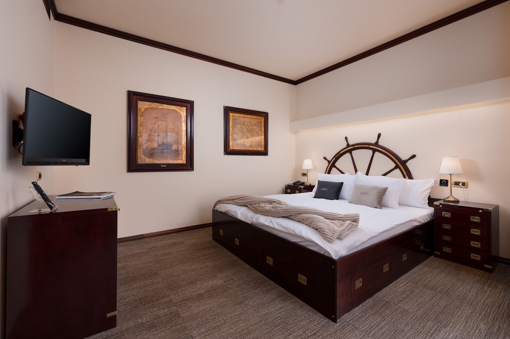 Hotel Nautica — Hotel rooms in Novigrad, Istria