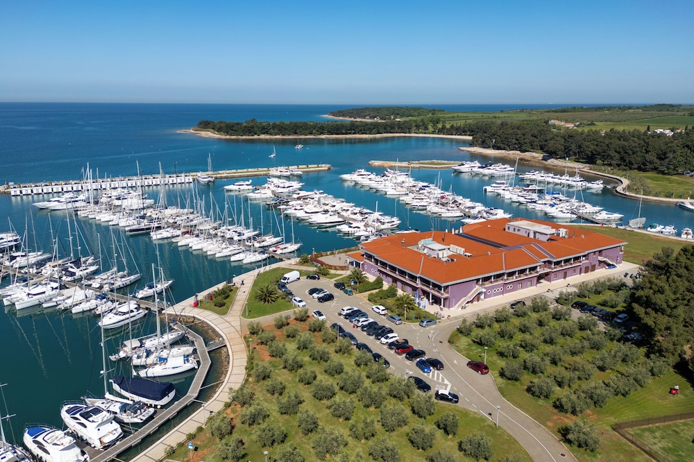 Hotel Nautica — Main photo in Novigrad, Istria