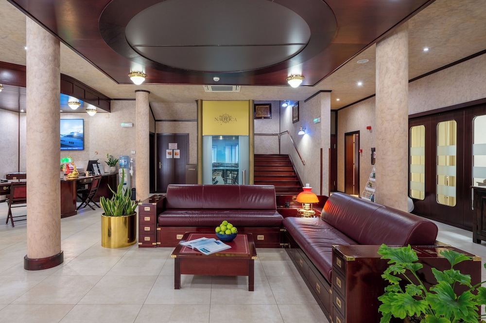 Hotel Nautica — Hotel building in Novigrad, Istria