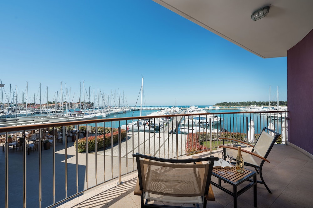 Hotel Nautica — Hotel rooms in Novigrad, Istria