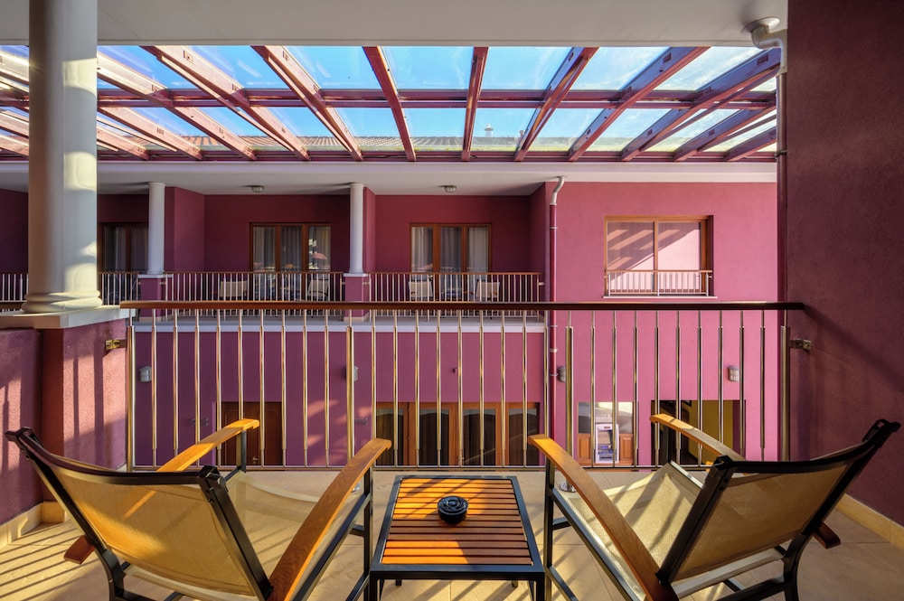 Hotel Nautica — Hotel building in Novigrad, Istria