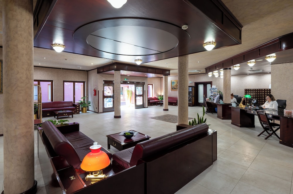 Hotel Nautica — Hotel building in Novigrad, Istria