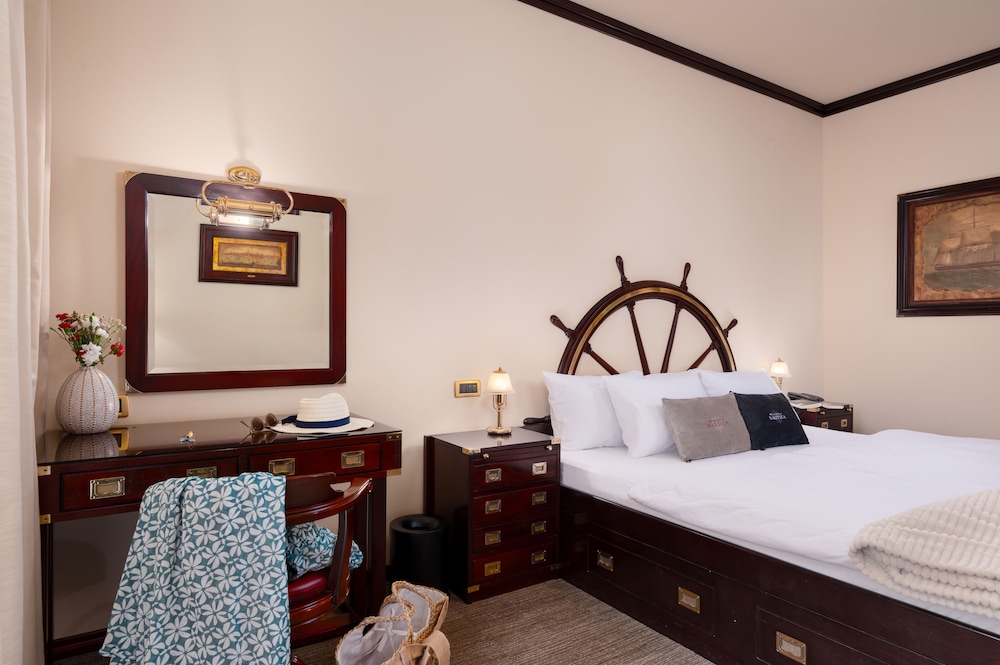 Hotel Nautica — Hotel rooms in Novigrad, Istria