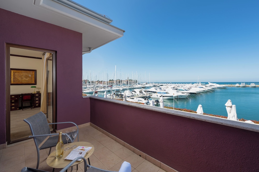Hotel Nautica — Hotel rooms in Novigrad, Istria