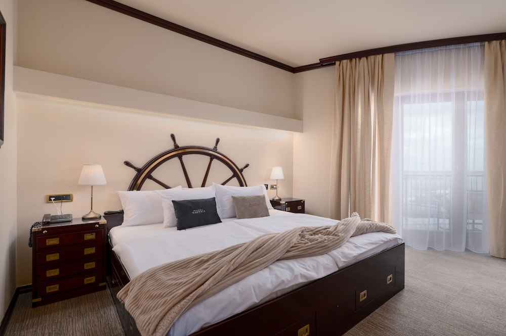 Hotel Nautica — Hotel rooms in Novigrad, Istria