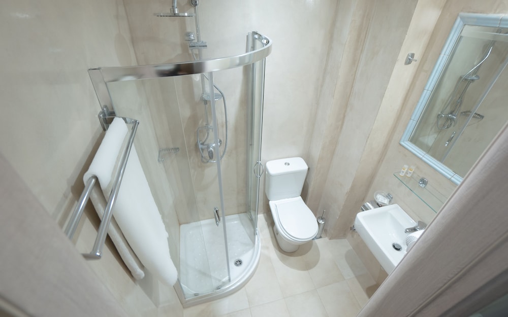 Palatino Hotel — Hotel rooms in Lixouri, Ionian Islands