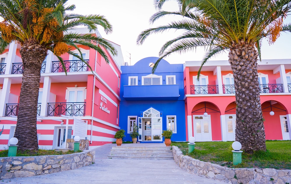 Palatino Hotel — Hotel building in Lixouri, Ionian Islands