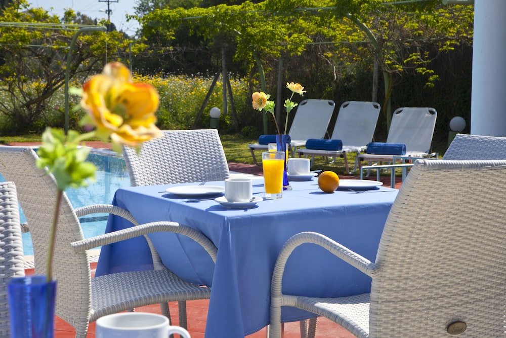 Palatino Hotel — Swimming pool in Lixouri, Ionian Islands