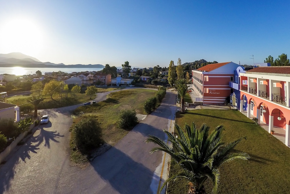 Palatino Hotel — Hotel building in Lixouri, Ionian Islands