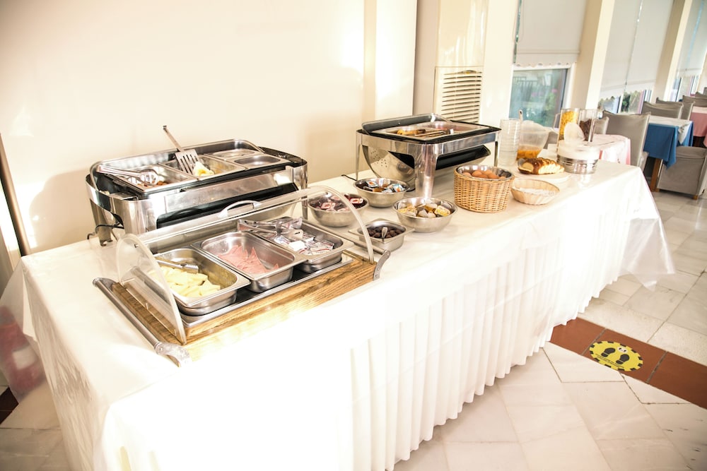 Palatino Hotel — Restaurant & bars in Lixouri, Ionian Islands