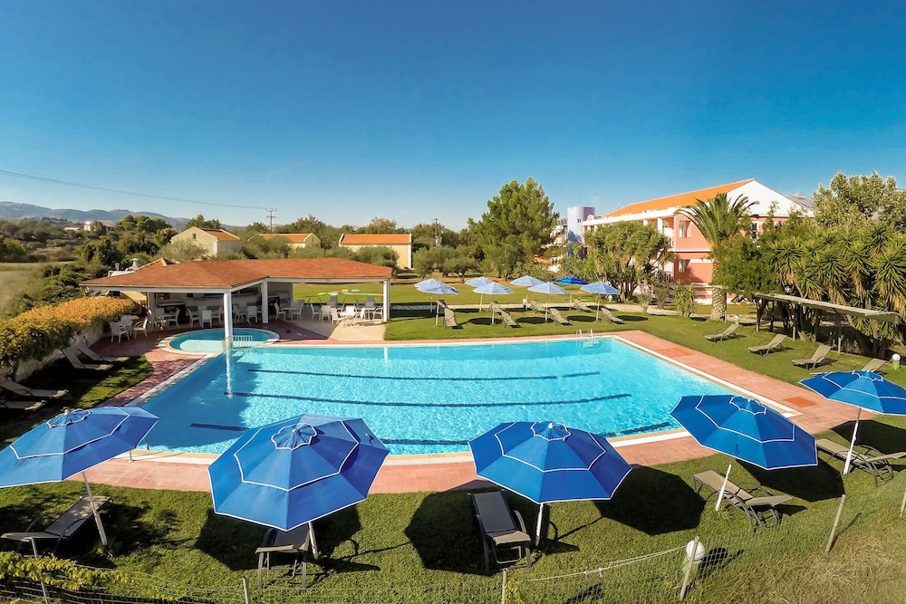 Palatino Hotel — Swimming pool in Lixouri, Ionian Islands