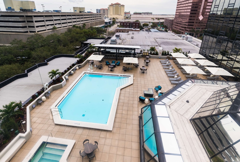 Hilton Tampa Downtown — Swimming pool in Tampa, Florida