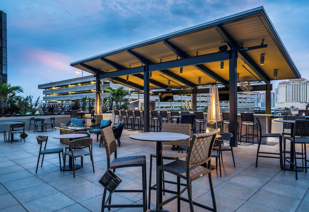 Hilton Tampa Downtown — Restaurant & bars in Tampa, Florida
