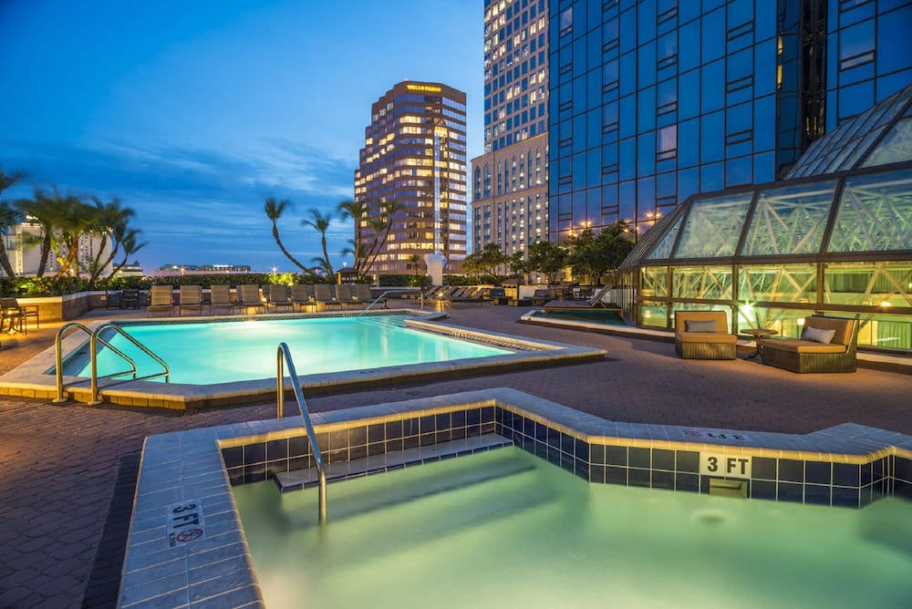 Hilton Tampa Downtown — Swimming pool in Tampa, Florida