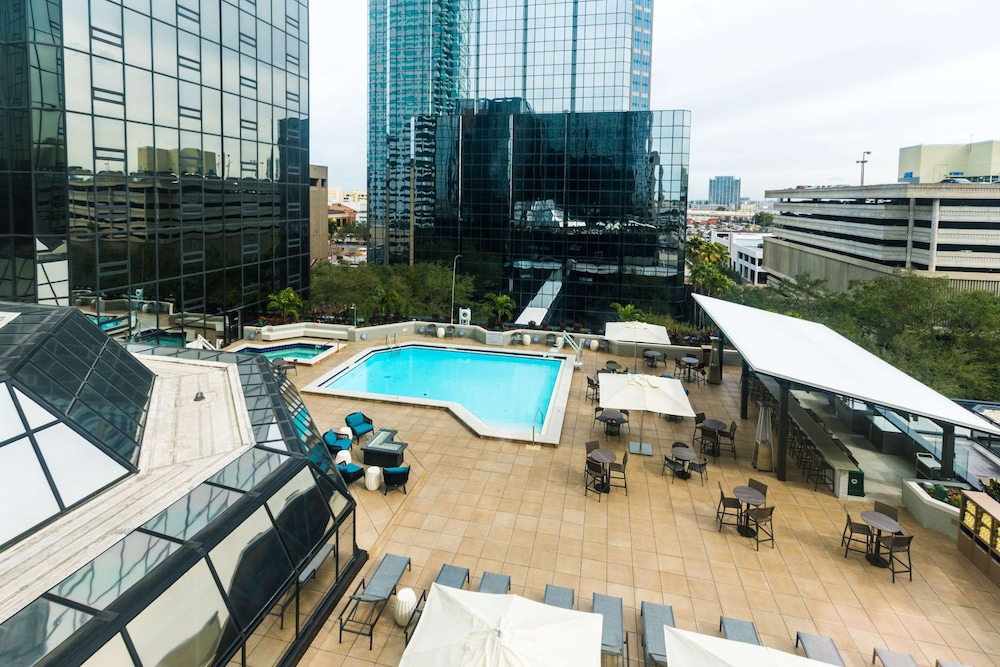 Hilton Tampa Downtown — Swimming pool in Tampa, Florida