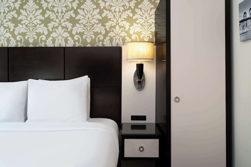 Best Western Premier Herald Square — Hotel rooms in New York City, New York State