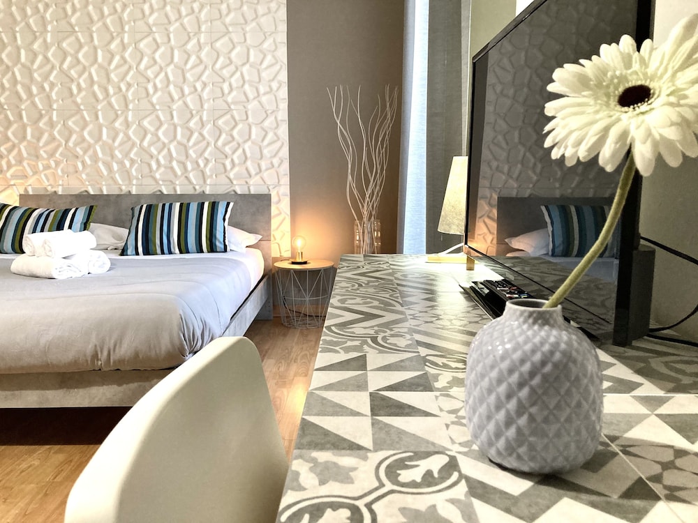 Stesicoro InHabit - Catania City Center — Hotel rooms in Catania, Sicily