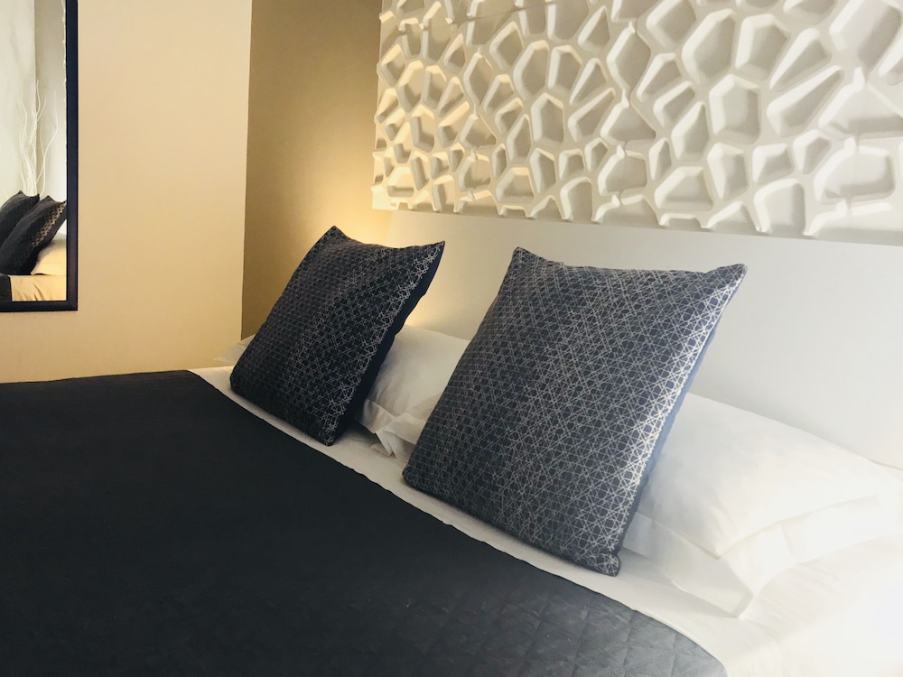 Stesicoro InHabit - Catania City Center — Hotel rooms in Catania, Sicily