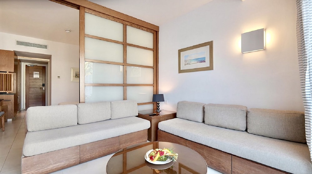 Sunrise Pearl Hotel & Spa — Hotel rooms in Protaras, Famagusta Region