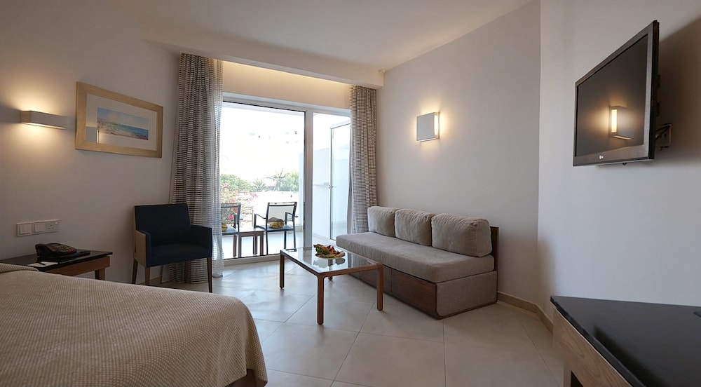 Sunrise Pearl Hotel & Spa — Hotel rooms in Protaras, Famagusta Region
