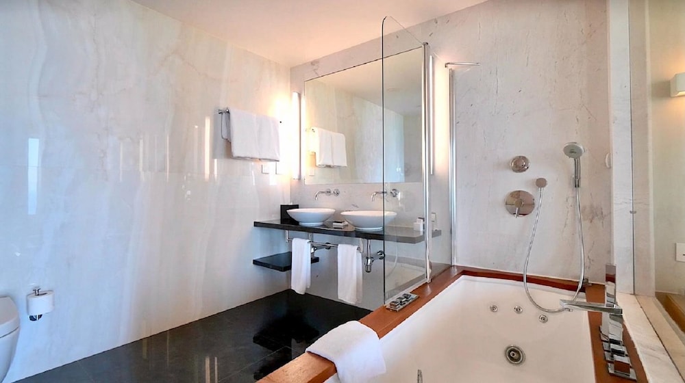 Sunrise Pearl Hotel & Spa — Hotel rooms in Protaras, Famagusta Region