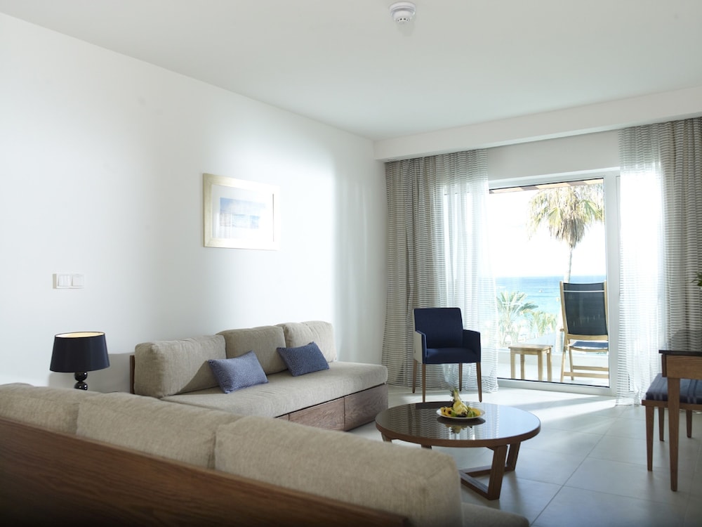 Sunrise Pearl Hotel & Spa — Hotel rooms in Protaras, Famagusta Region