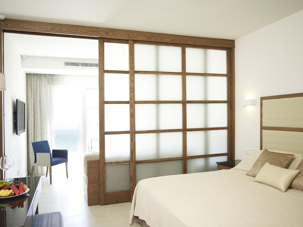 Sunrise Pearl Hotel & Spa — Hotel rooms in Protaras, Famagusta Region