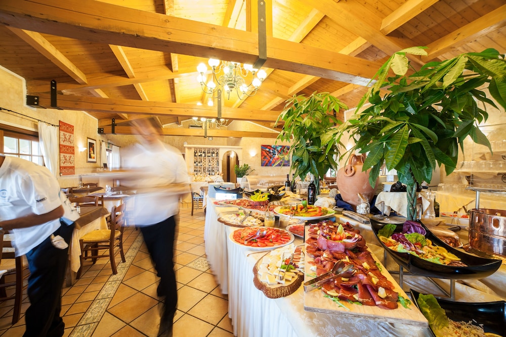 TH San Teodoro - Liscia Eldi Village — Restaurant & bars in San Teodoro, Sardinia